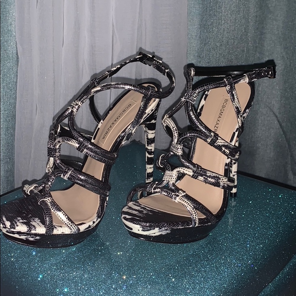 BCBGMAXAZRIA Platform heels